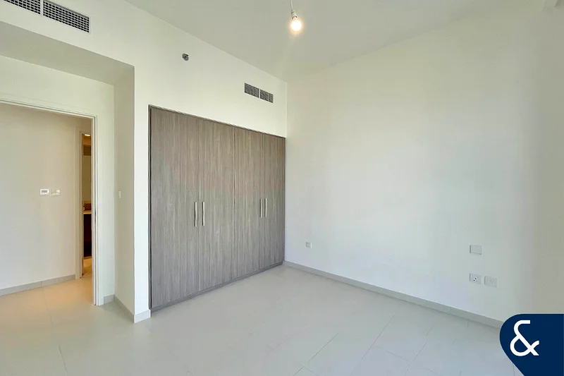 One Bed | Blvd View | Mid-High Floor |64043895666817114