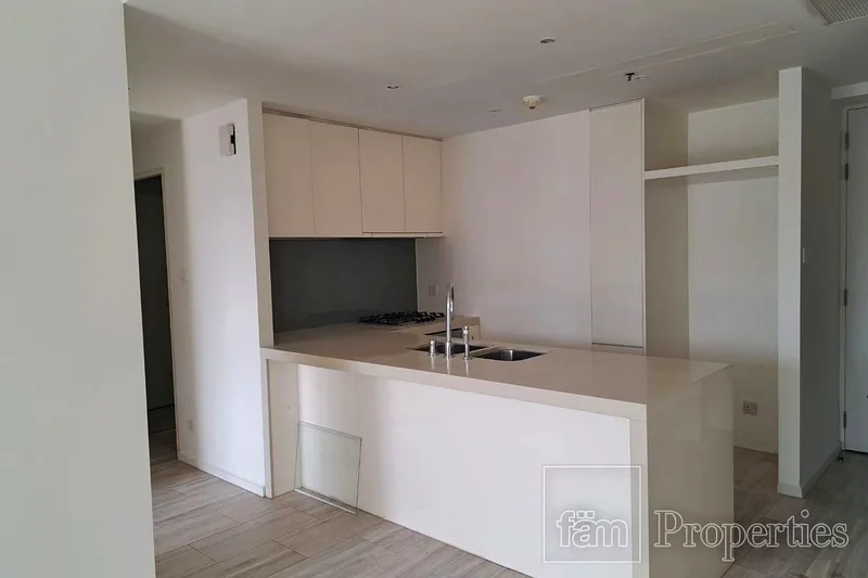 Spacious Unit| Unfurnished| Prime Location63968005940099114