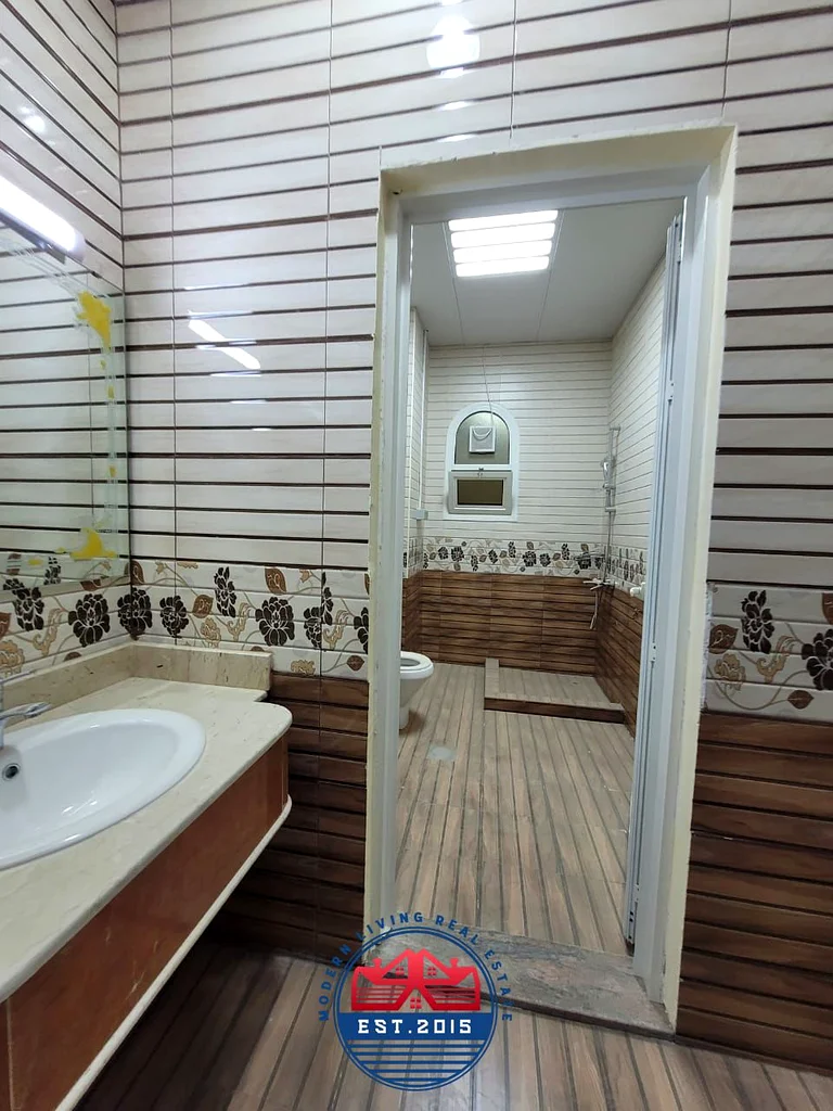 شقة كبيرة بمساحتين نوم وصالون مع 3 حمامات في الشوامخ63624966771841111