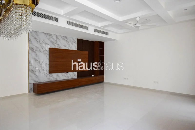 Bright and Spacious | Well - Maintained | Vacant63738297124867110