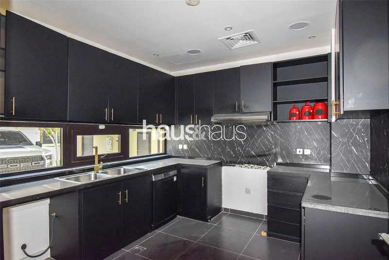 Bright and Spacious | Well - Maintained | Vacant63738297124867114