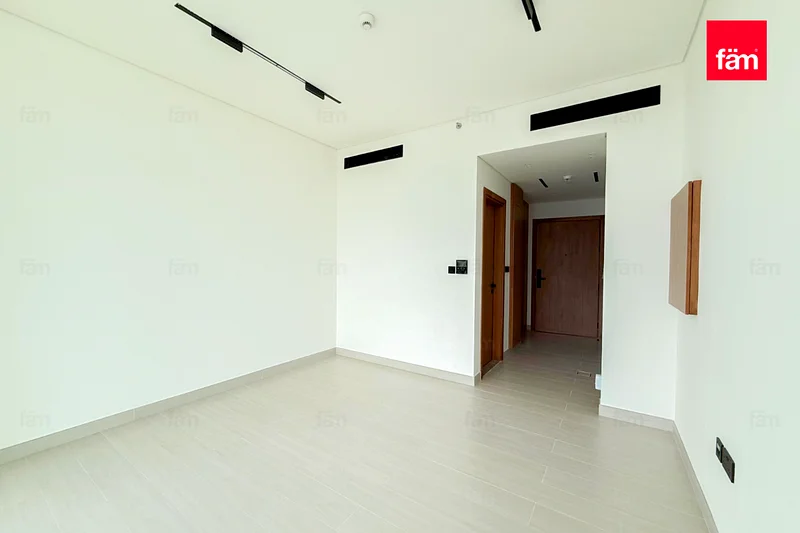 Brand New Studio | Unfurnished | Multiple Cheques63784938557058114