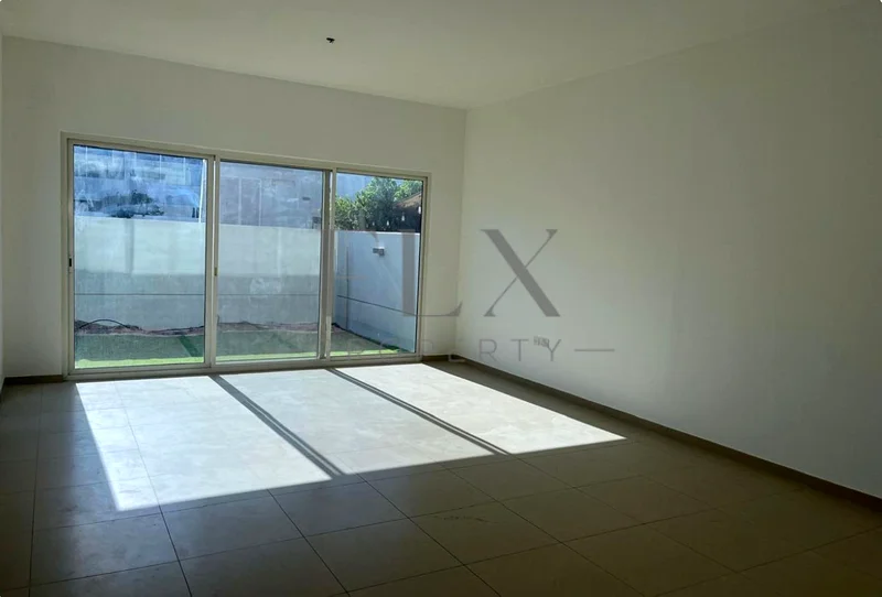 Corner Unit | Spacious Layout | Well Maintained63730987803138112