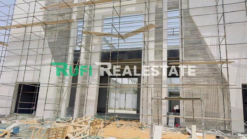 Warehouse with Showroom Available for Sale in UMQ63818030444034112