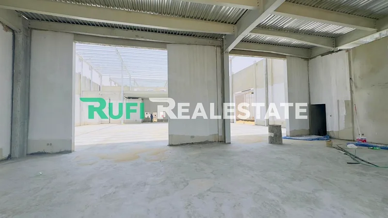 Warehouse with Showroom Available for Sale in UMQ63818030444034114
