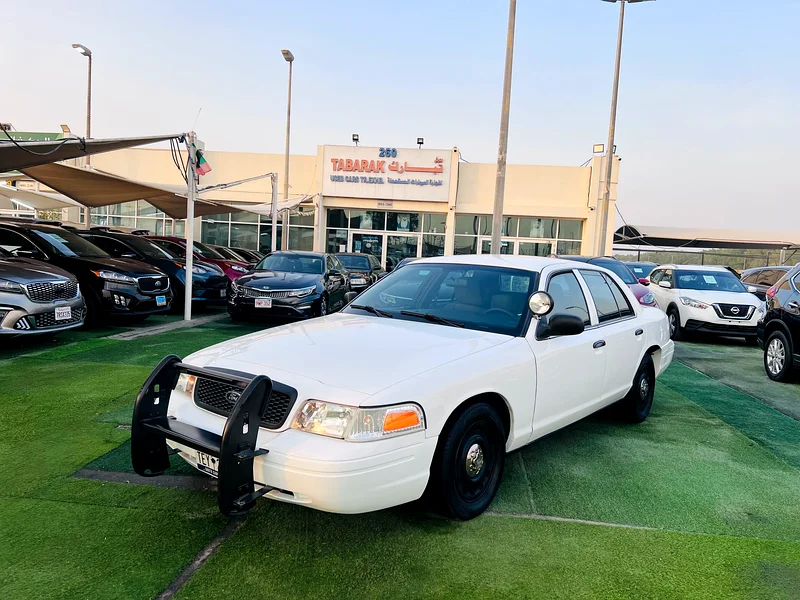 Ford crown Victoria 2011/Low mileage/Good condition Very clean63699039364225110