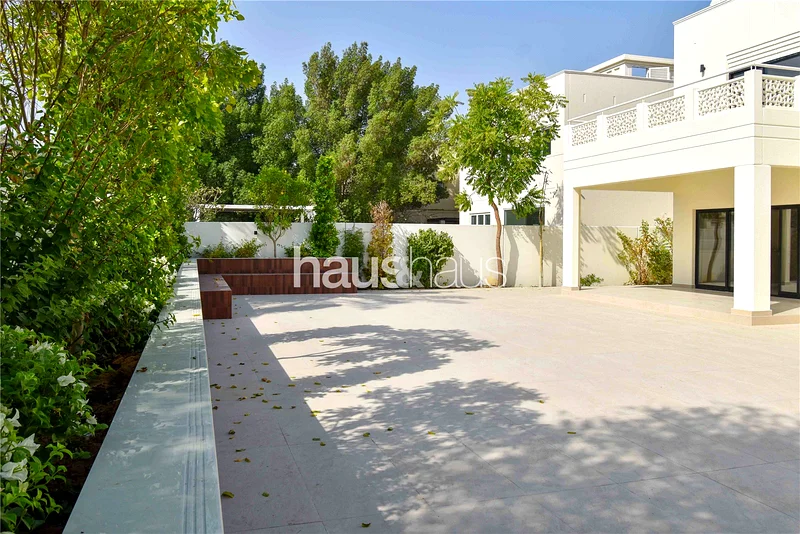 جُددت حديثًا | 4 غرف نوم | جاهزة الآن63917562890370114