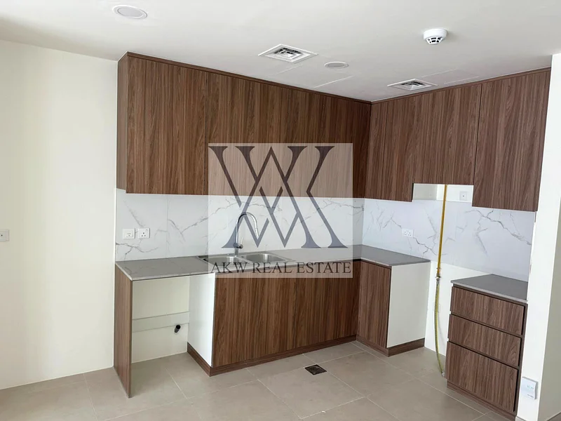 جديد بالكامل - منزل بثلاث غرف نوم + غرفة خادمة - هادئ ومتصل63737640975491111