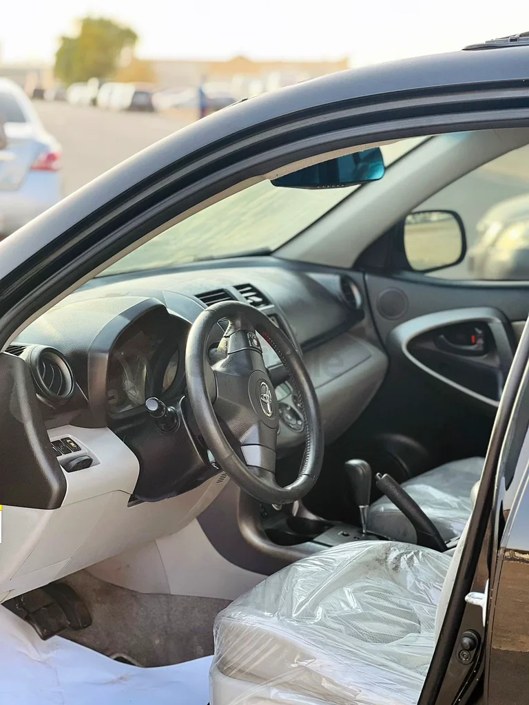 Toyota RAV 4 2.0 Model63699051690754112