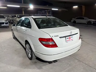 2010 Mercedes-BENZ C-CLASS — миниатюра 4