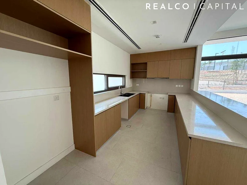 فيلا منفردة بصف واحد في الزاوية | نوع D63762702031233111