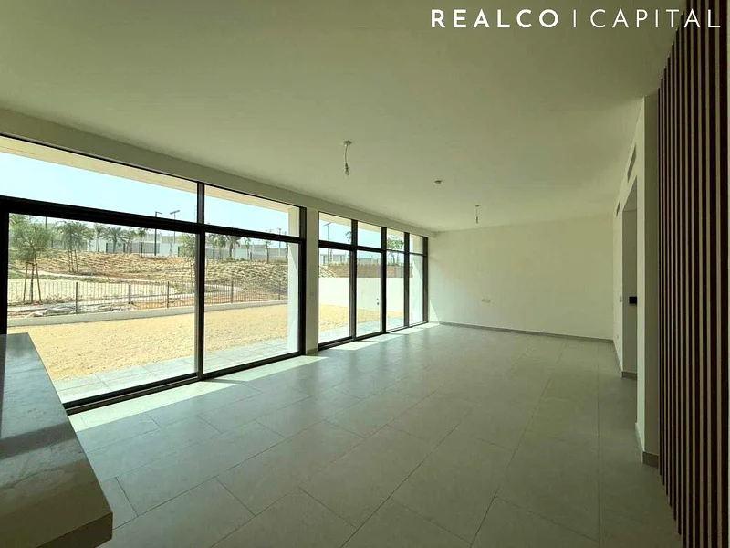 فيلا منفردة بصف واحد في الزاوية | نوع D63762702031233113
