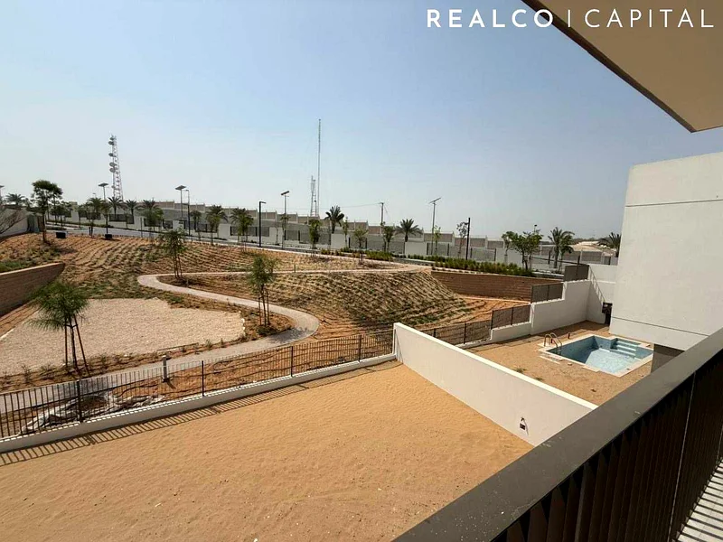 فيلا منفردة بصف واحد في الزاوية | نوع D63762702031233112