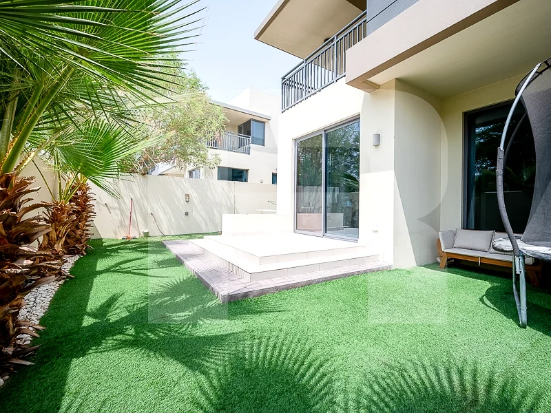 Luxury Living | Corner Unit | Modern Layout64045900875778113