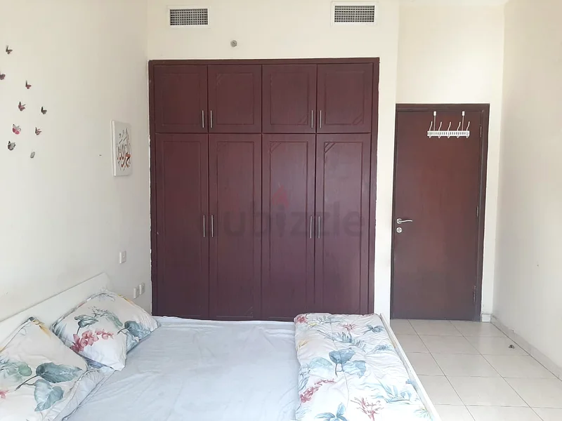 غرفة نوم خاصة متاحة للإيجار63798123981443112
