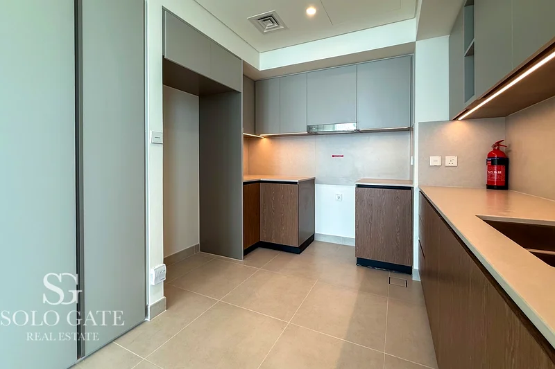 Canal View | High Floor | Brand New63761333275395114