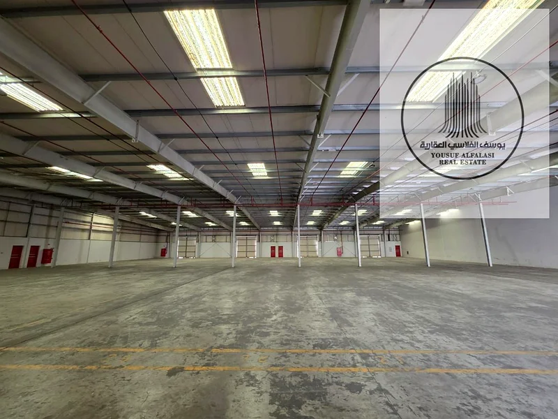 For rent in Al Sajaa Industrial Area space 45,000 square electricity 50 kw price 2,475,000 dirhams storage only63622638695426113