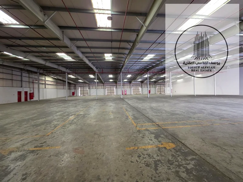 For rent in Al Sajaa Industrial Area space 45,000 square electricity 50 kw price 2,475,000 dirhams storage only63622638695426112