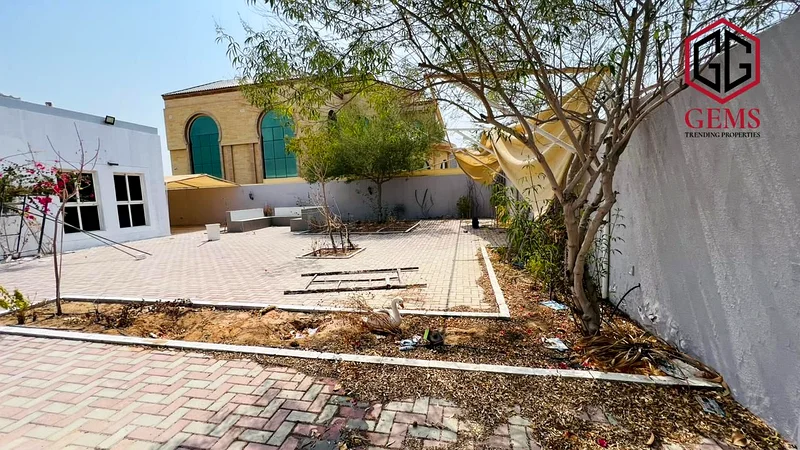 الطابق الأرضي | غرفة الخادمة | حديقة منسقة63724415696385112