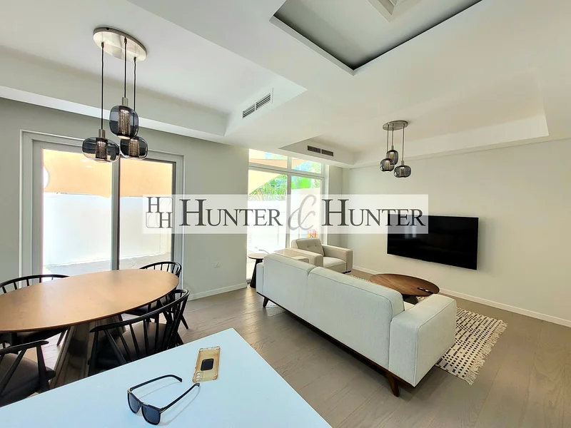 VACANT | END UNIT | TERRACE ACCESS | FURNISHED64003366167937112
