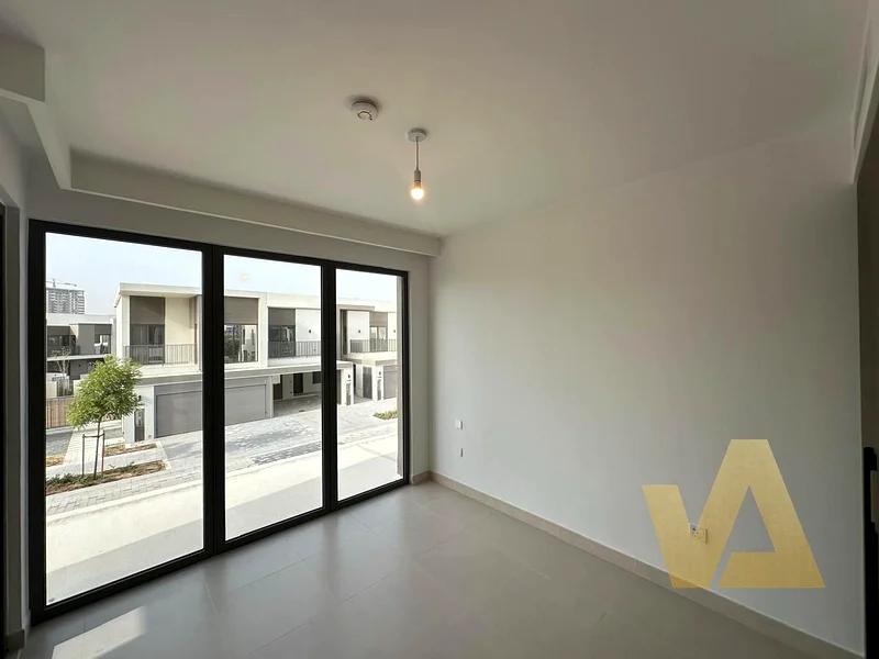 Single Row | Vacant | Lagoon facing | Open Kitchen63807175814915112