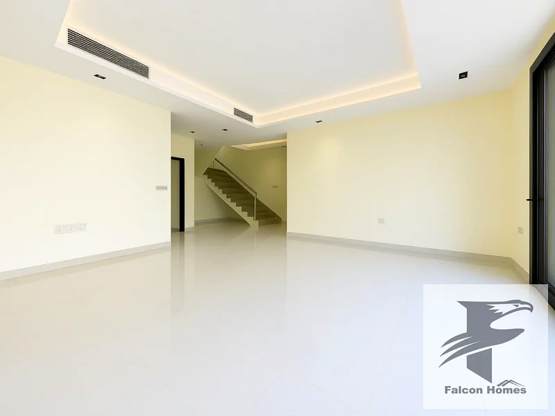 Modern | Well-Maintained 5BR Villa| Prime Location63736149712387111
