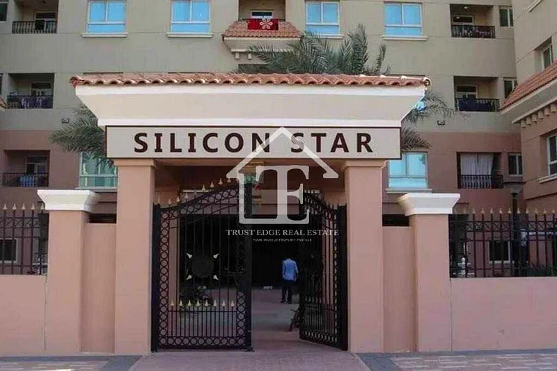 موقع متميز I واسع I جاهز للانتقال63746698768770113