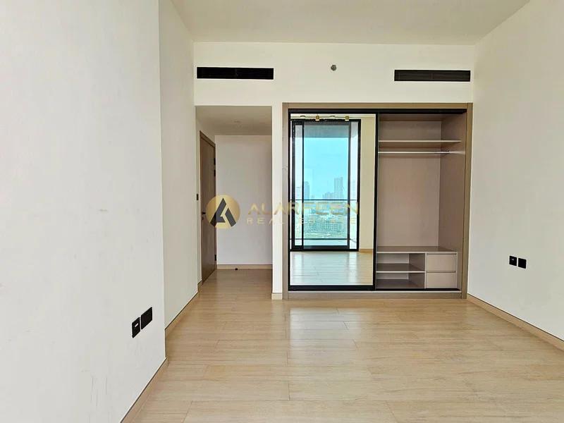 Pool View  | Prime Location | Spacious Unit63779603060610112
