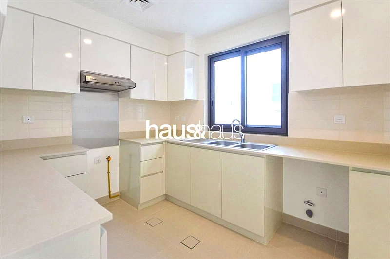 Well Maintained | Single row | Available 14th Oct63761148022787113
