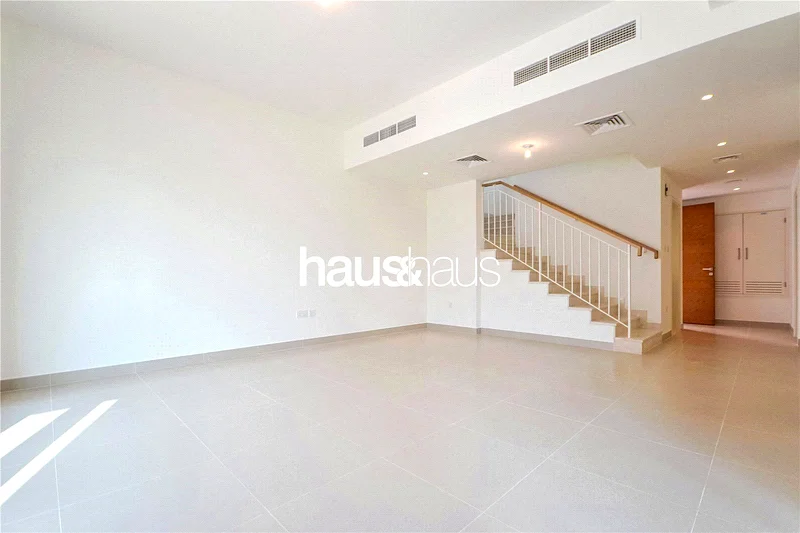 Well Maintained | Single row | Available 14th Oct63761148022787111