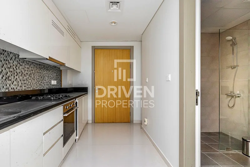 Spacious Studio | Prime Location | High Floor63795532515841112