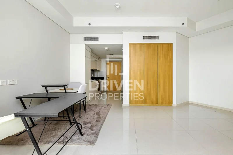 Spacious Studio | Prime Location | High Floor63795532515841111