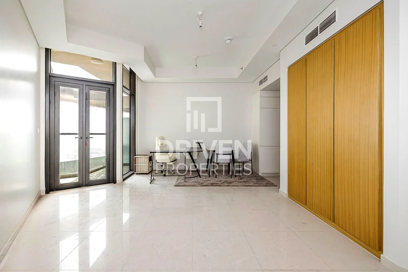 Spacious Studio | Prime Location | High Floor63795532515841110