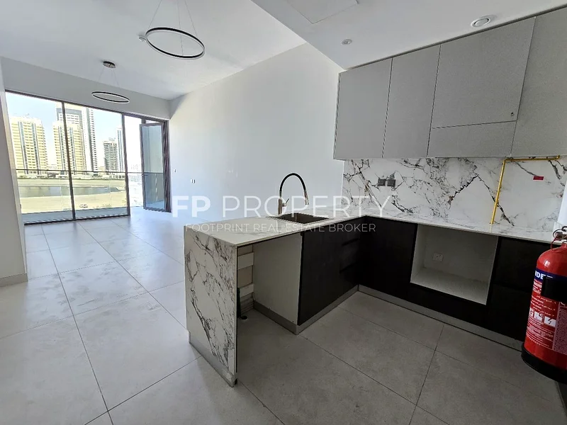 Bright unit | Canal facing | Brand new63734917007747114