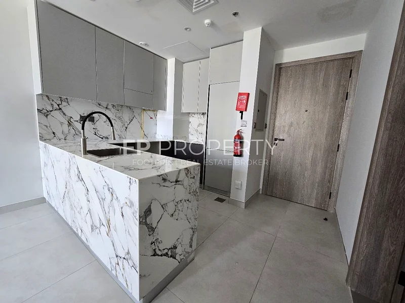 Bright unit | Canal facing | Brand new63734917007747112