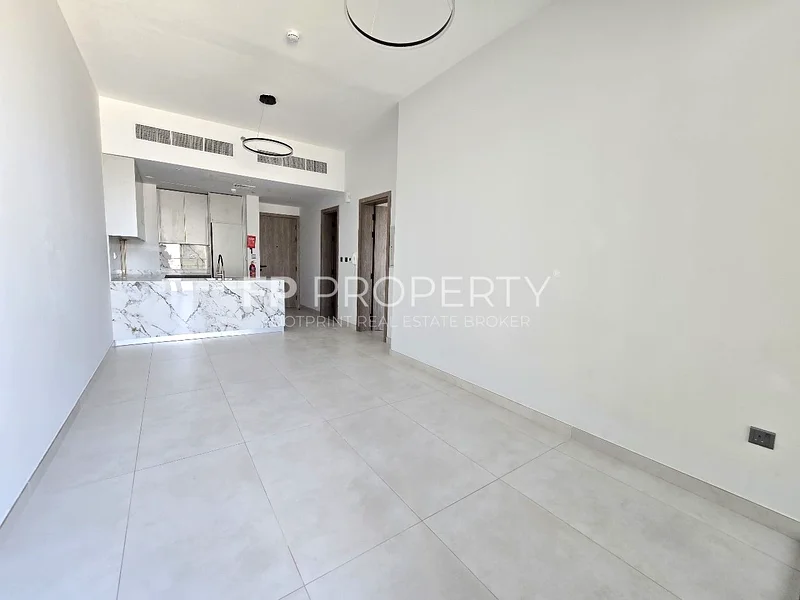 Bright unit | Canal facing | Brand new63734917007747113