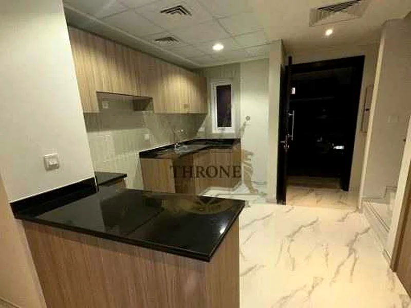 Near To Amenities | Vacant | Modern Style | RE-M Layout64005978985217110