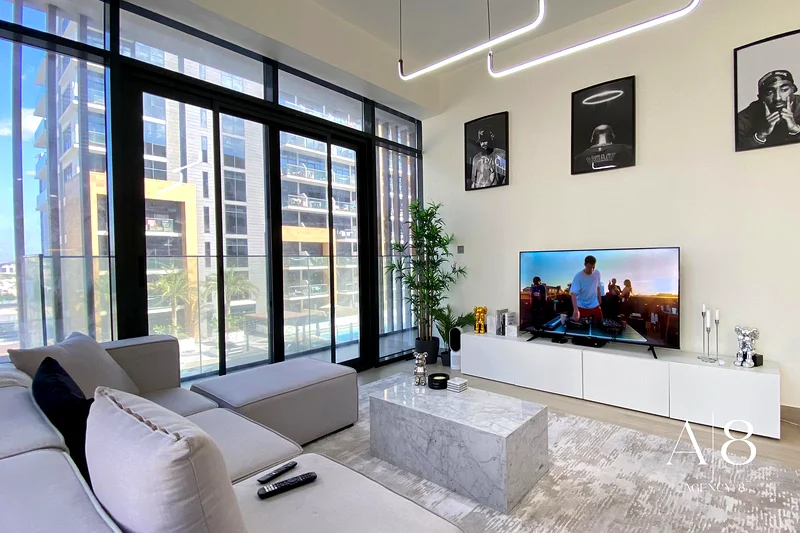 Corner Unit |  Blvd and Lagoon View | Tenanted63976127837570110