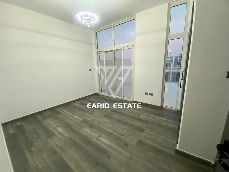 Single Row | Well Maintained | L Shape Garden63740771454083113