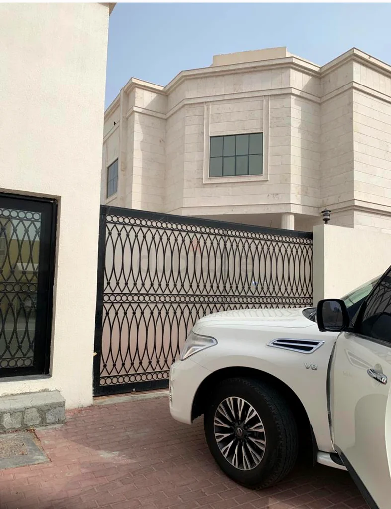 Dubai / Al Rashidiya opposite Dubai International Airport63724319281283110