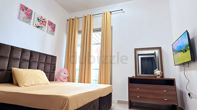 Ready To Move | Huge Room | Near Metro | Marina63795946752258110