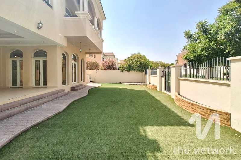 4 Cheques | Basement | Cosmetic Upgrades | Vacant63727565455617111