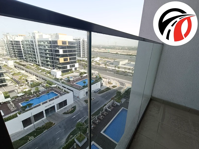 أكبر تخطيط مع إطلالة مذهلة على المسبح وشقة بدون رسوم تشيلر63802986839810110