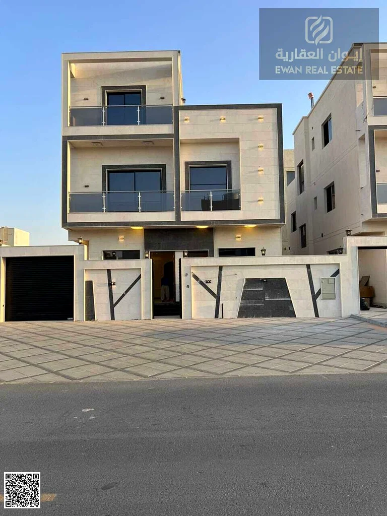 فيلا للبيع // /مساحة واسعة 5 غرف ماستر // سطح63908032990723110