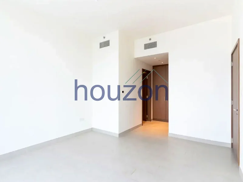 شقة جديدة بالكامل بـ 3 غرف نوم + غرفة خادمة | طابق عالي | شاغرة63759932656769114