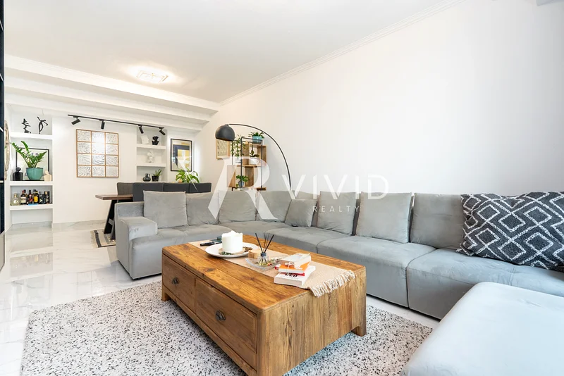 Duplex | Upgraded | Furnished | Vacant | Exclusive63987299644802114