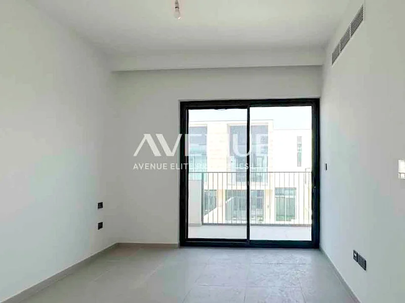 جديد بالكامل | يواجه المسبح/الحديقة | جاهز للانتقال63931115304578114