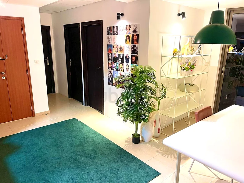 Spacious bright partition for a single person63796471868419113