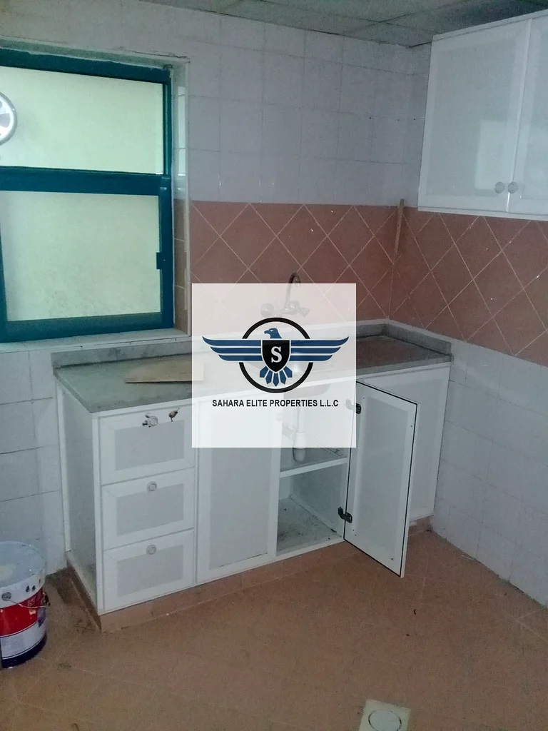 1BHK  AT PRIME LOCATION IN VERY GOOD PRICE WITH BALCONY  JUST IN 32999 CALL AADIL63812131872130113