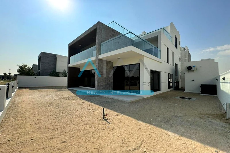 إطلالة كاملة على ملعب الغولف، تصميم عصري مذهل جاهز للسكن مع غرف سائق/خادمات منفصلة63971815215235113